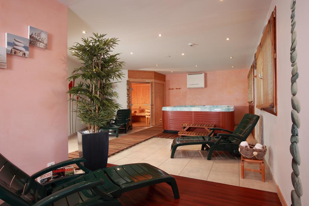 Logis Hotel Le Vetine Ле-Вальтен Екстер'єр фото